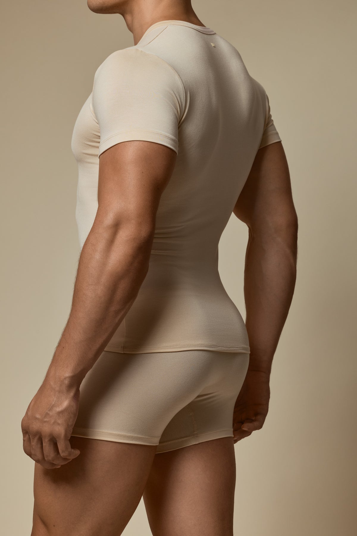 WHISPER UNDERSHIRT SECOND SKIN - IVORY