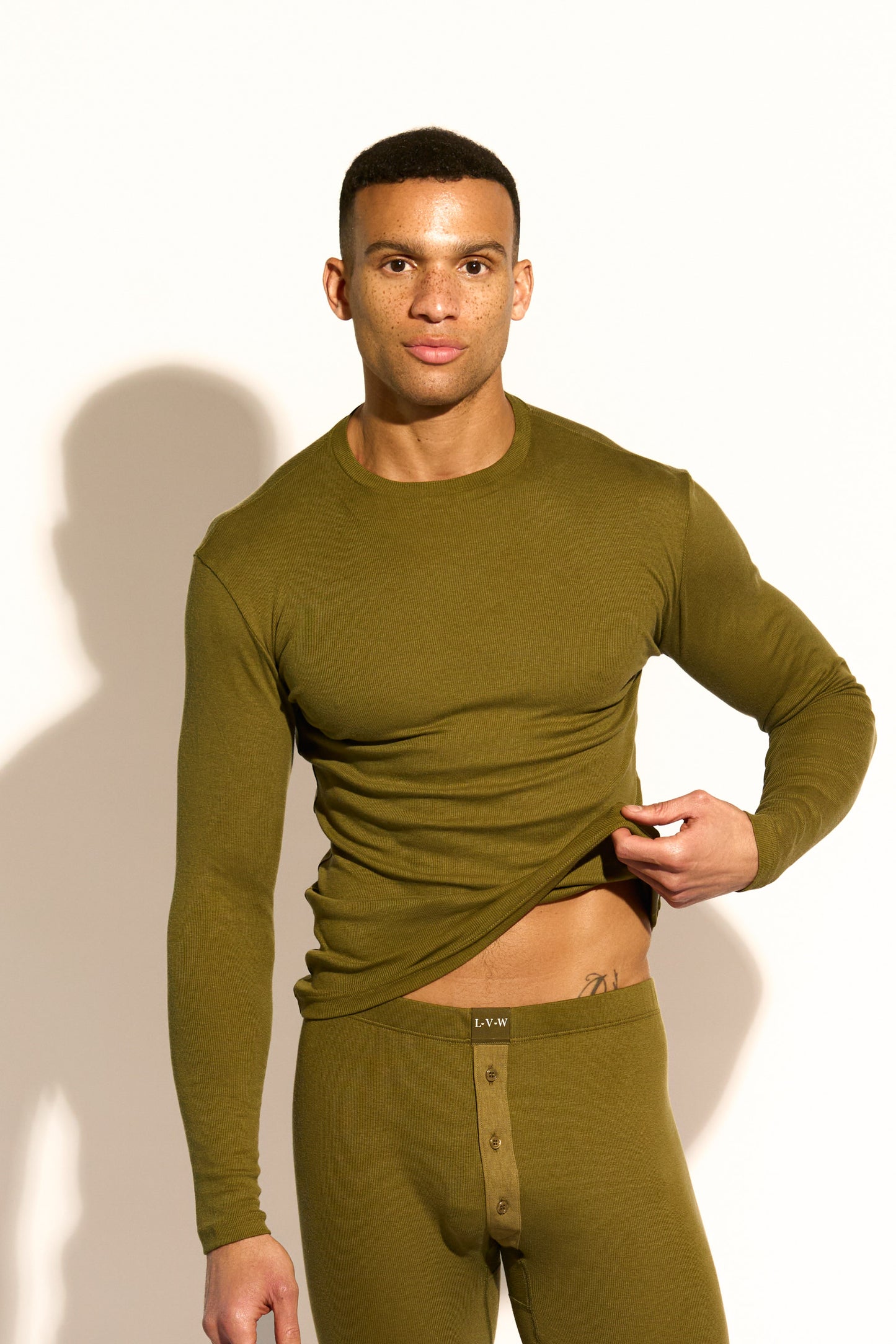 ESSENTIAL LONG SLEEVE TEE - OLIVE