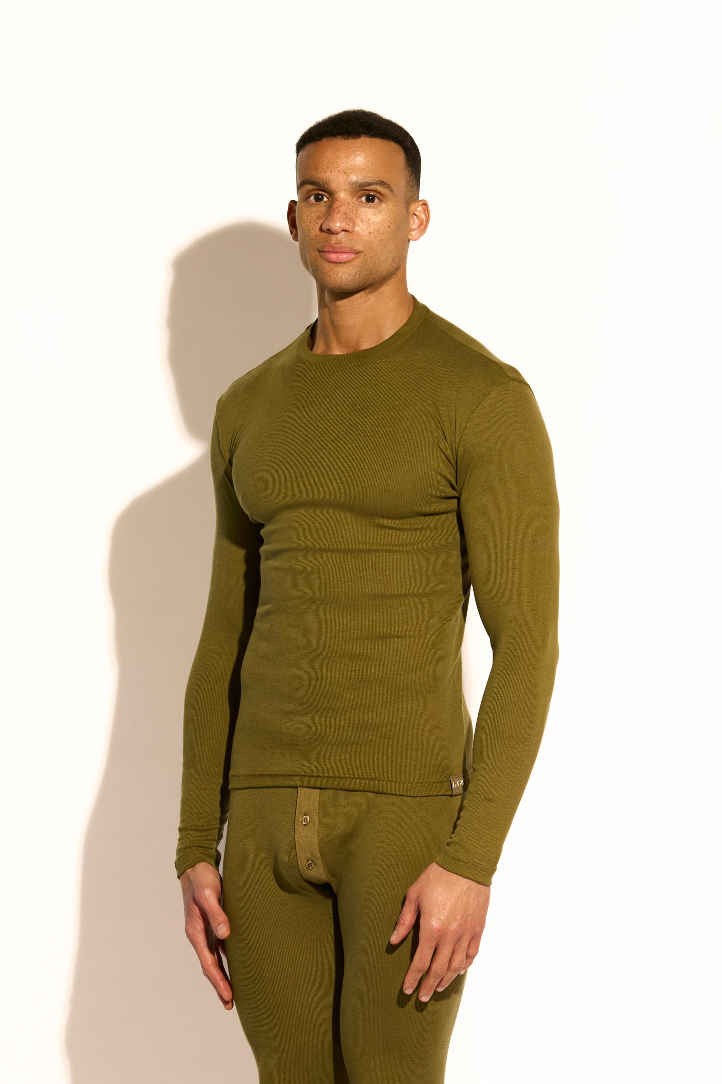 ESSENTIAL LONG SLEEVE TEE - OLIVE