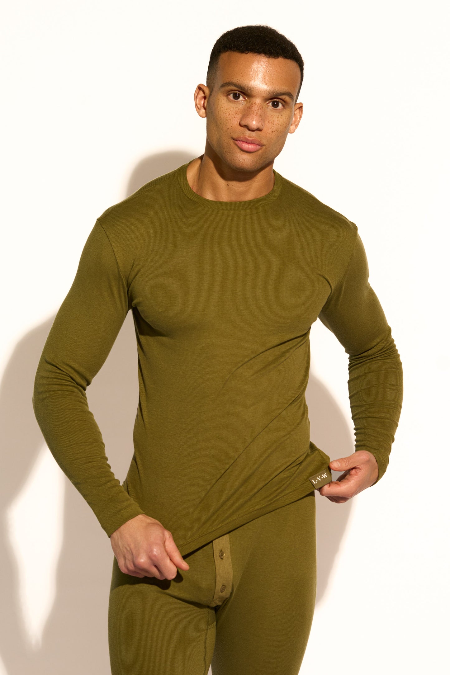 ESSENTIAL LONG SLEEVE TEE - OLIVE
