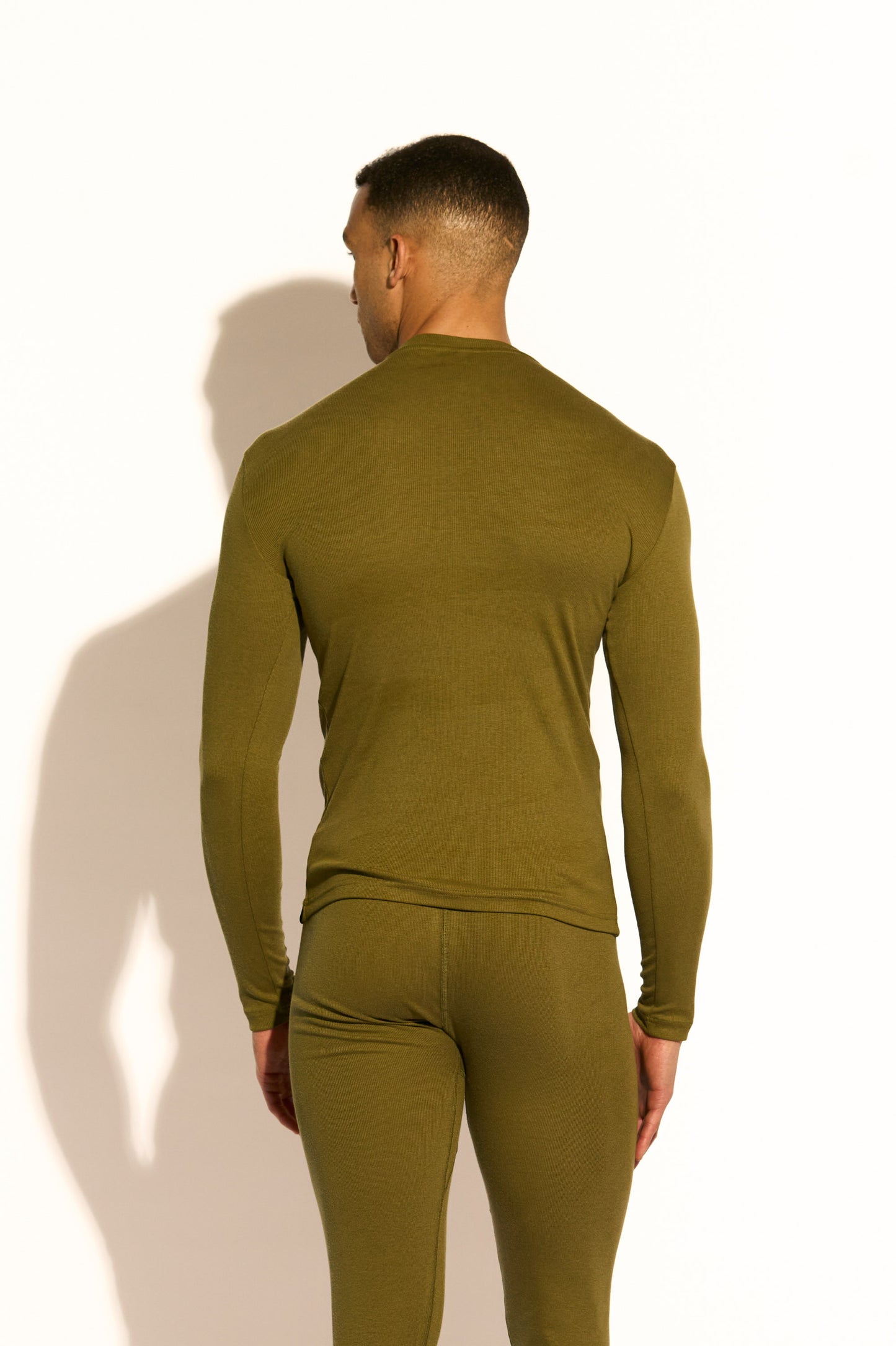 ESSENTIAL LONG SLEEVE TEE - OLIVE