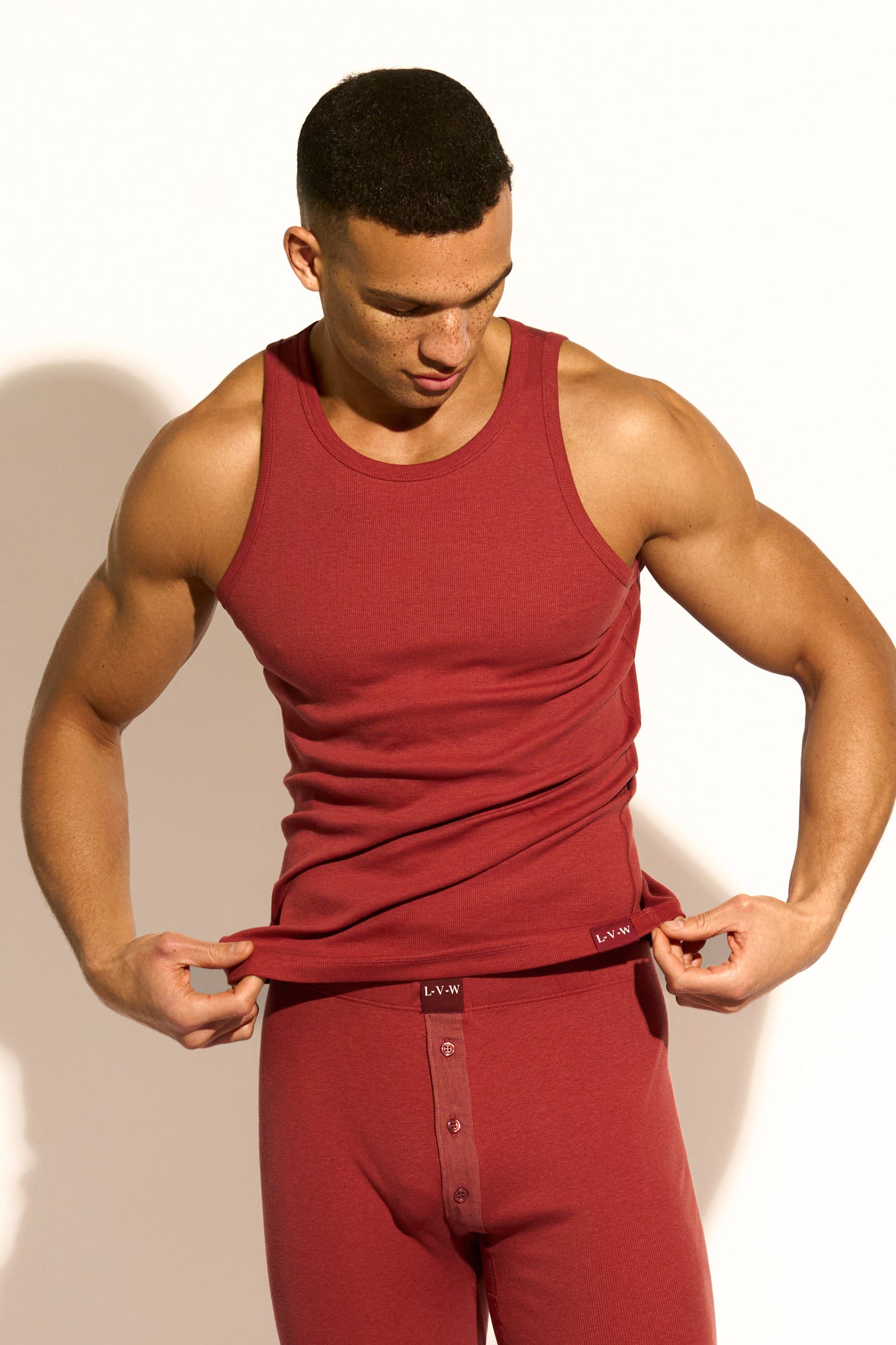 ESSENTIAL TANK TOP REGULAR FIT - BRANDY SNIFTER