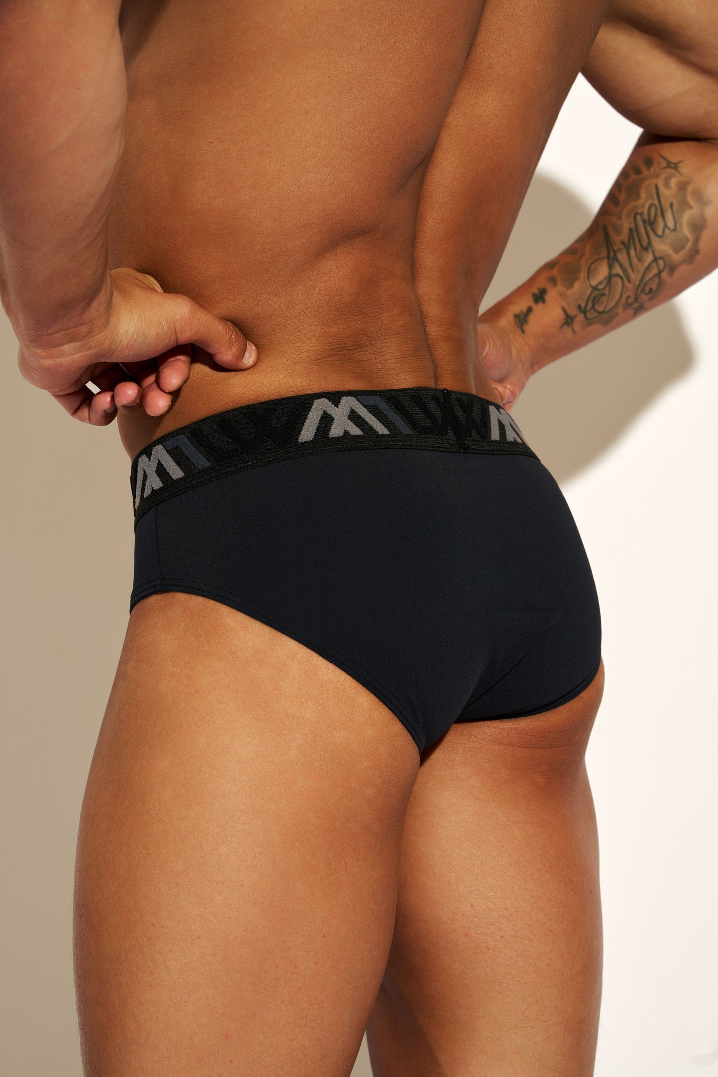 SIGNATURE SWIM BRIEF - BLACK