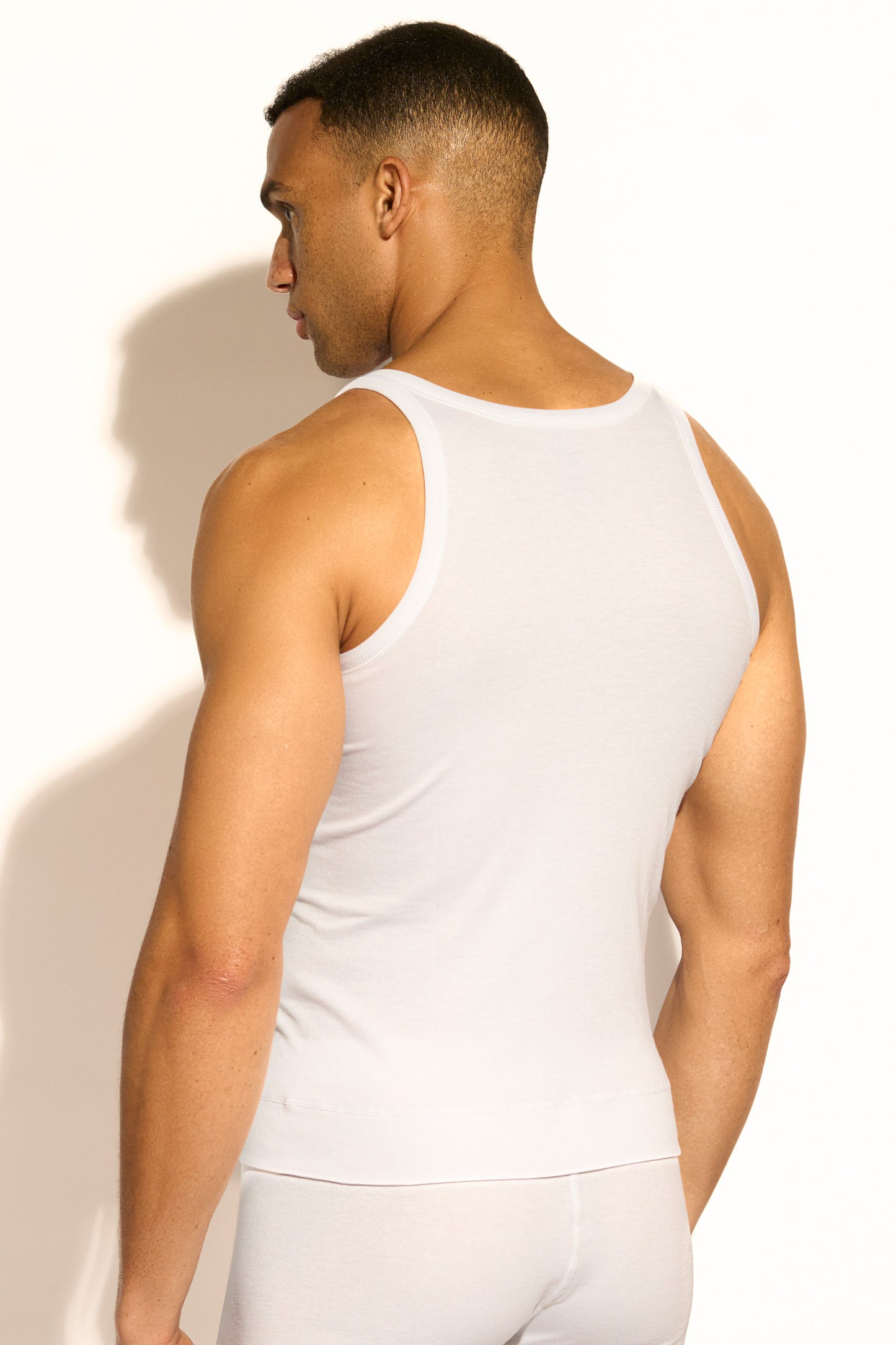ESSENTIAL TANK TOP MODERN FIT - WHITE