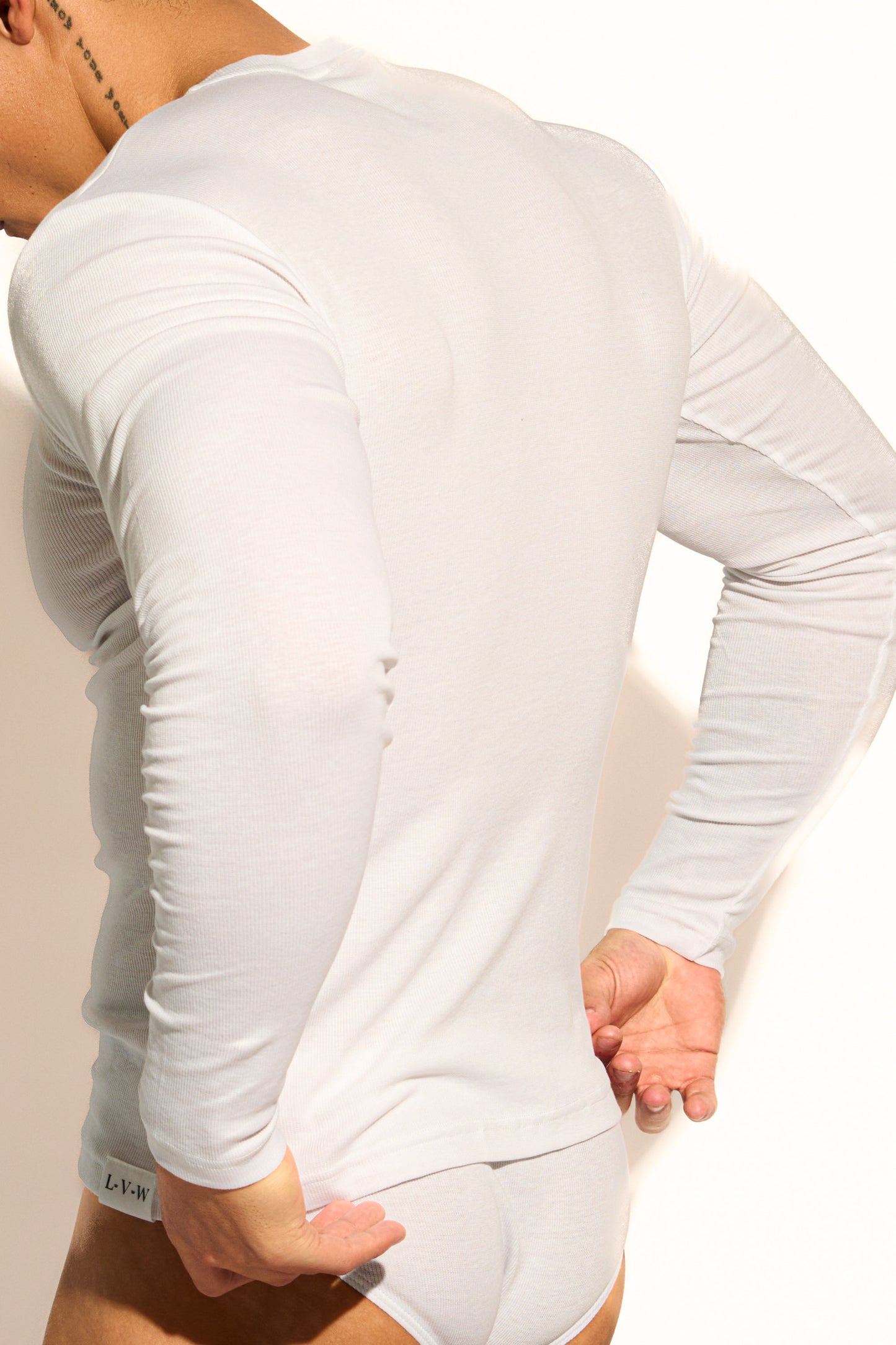 ESSENTIAL LONG SLEEVE TEE - WHITE