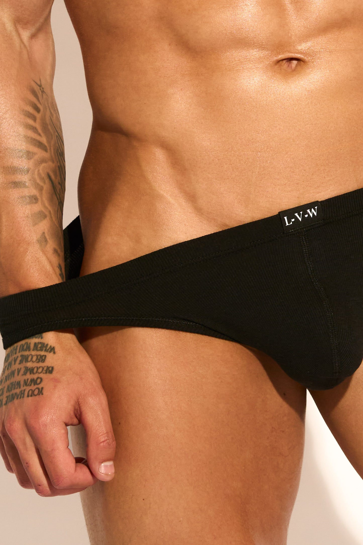 ESSENTIAL MICRO BRIEF - BLACK