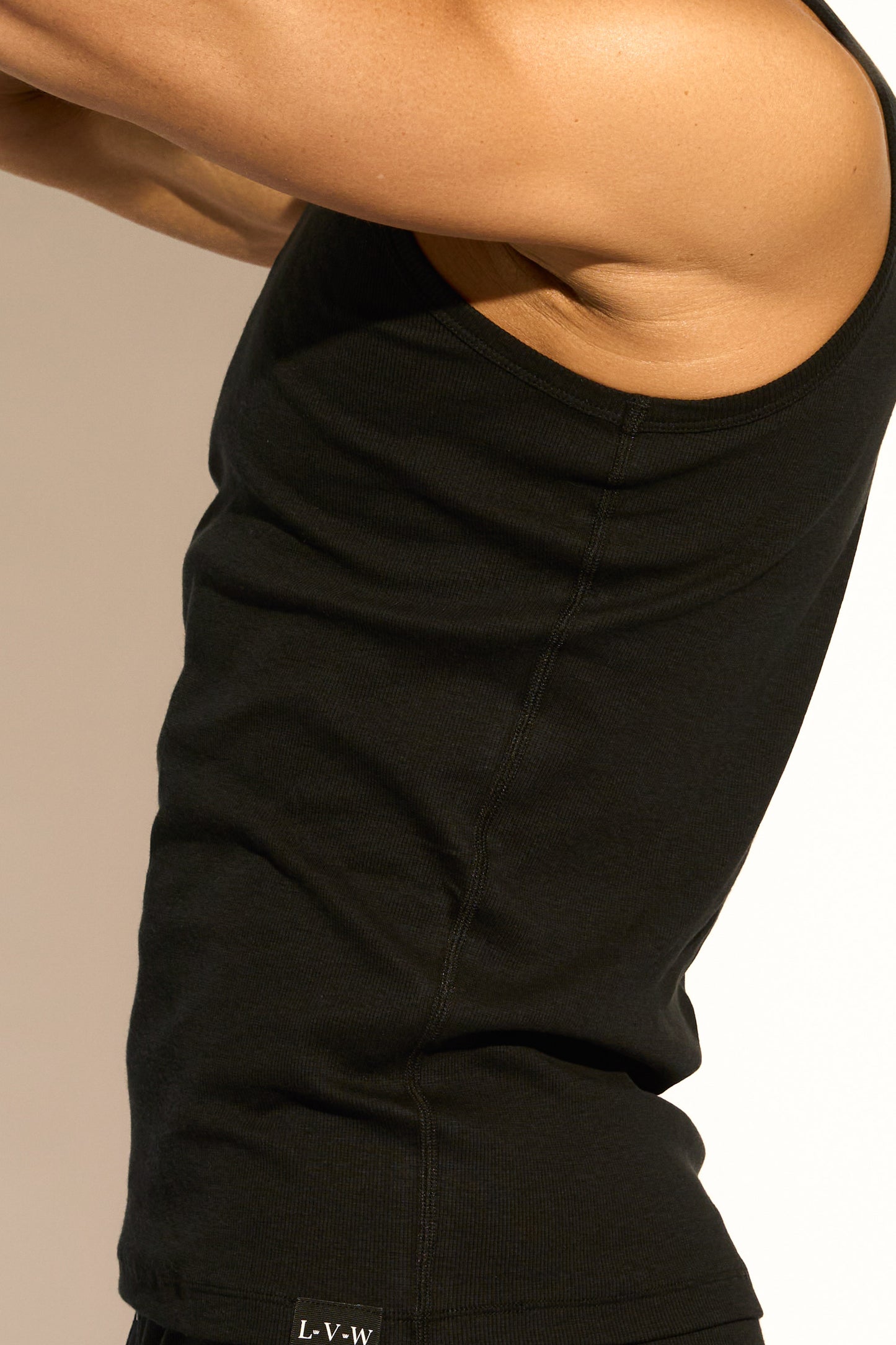 ESSENTIAL TANK TOP REGULAR FIT - BLACK