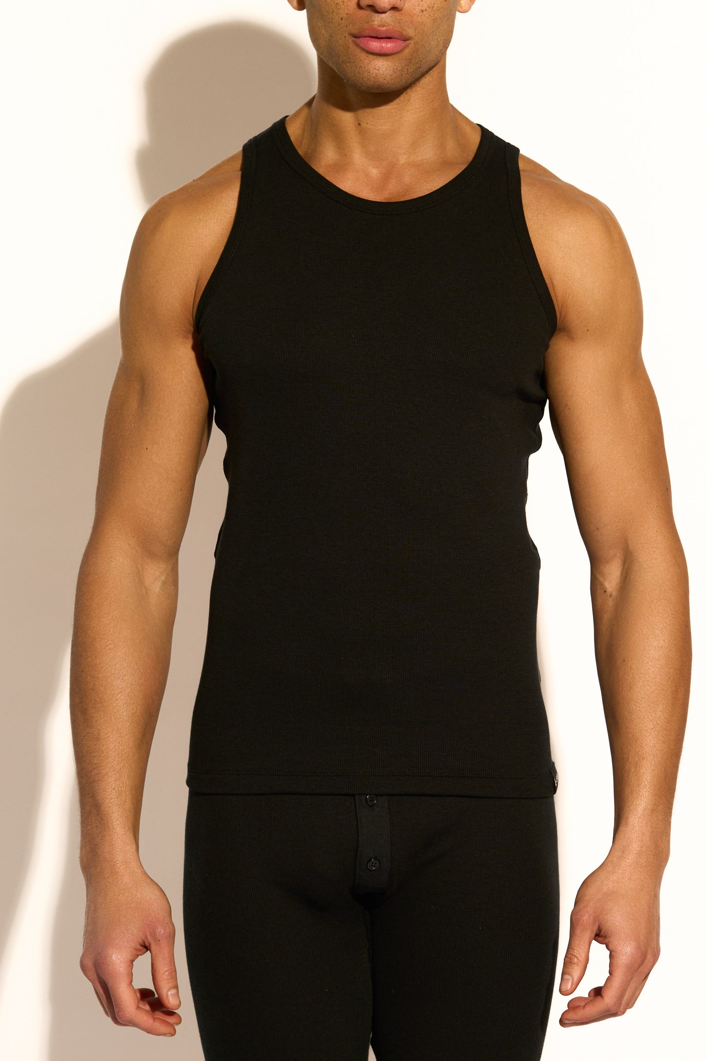 ESSENTIAL TANK TOP REGULAR FIT - BLACK