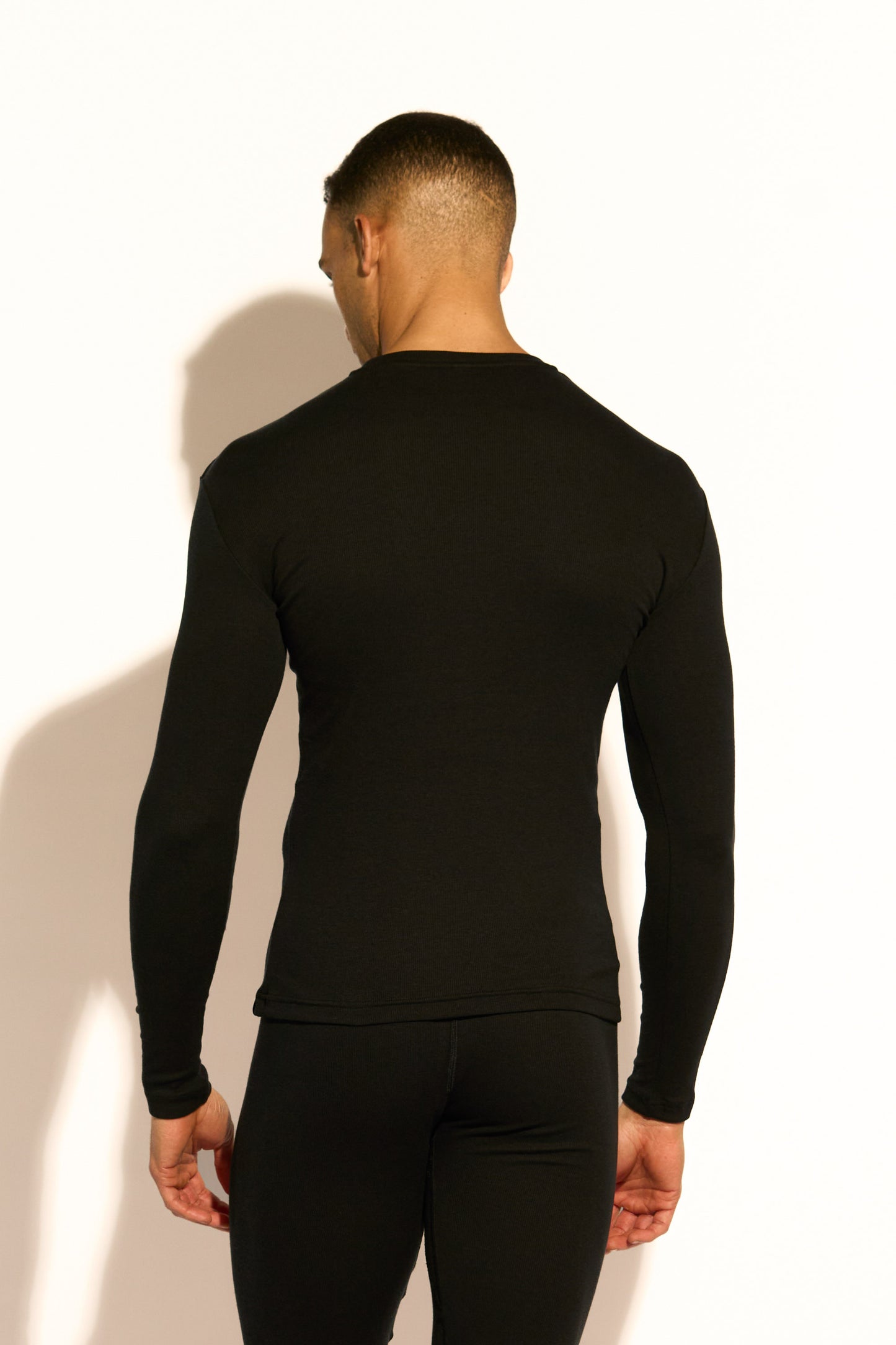 ESSENTIAL LONG SLEEVE TEE - BLACK