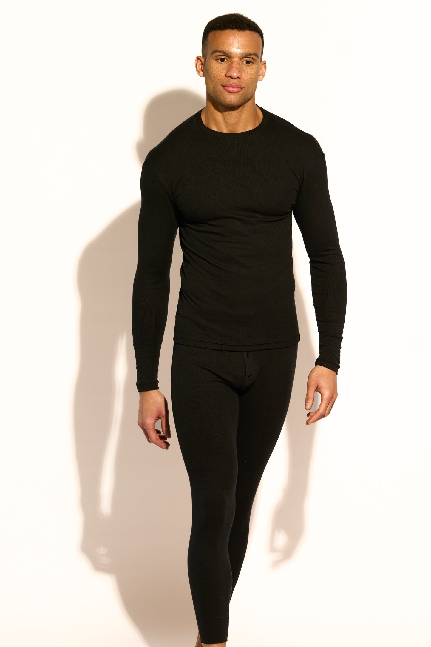 ESSENTIAL LONG SLEEVE TEE - BLACK