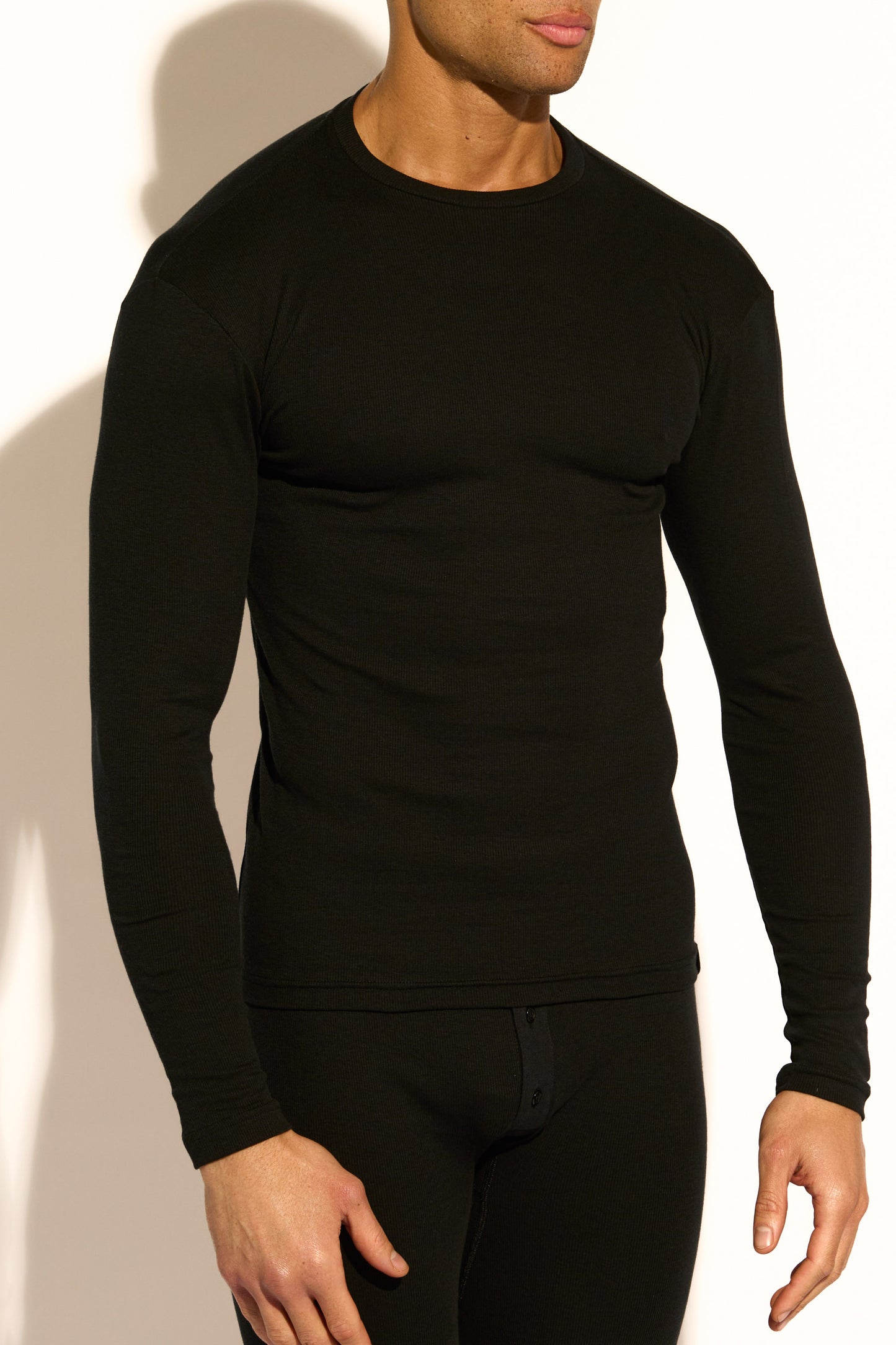 ESSENTIAL LONG SLEEVE TEE - BLACK