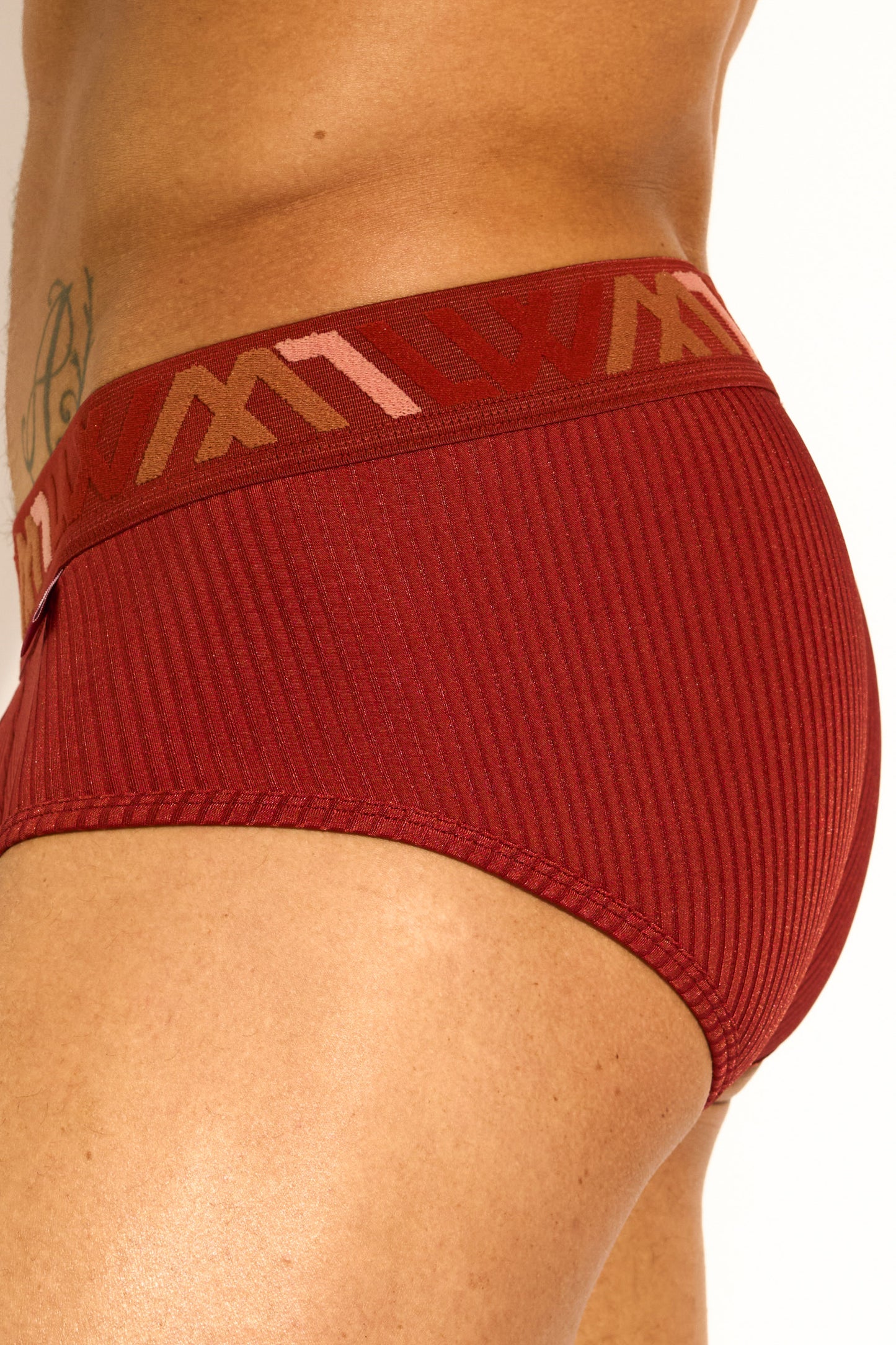 SIGNATURE EXCLUSIVE HYBRID TRUNK - BURGUNDY