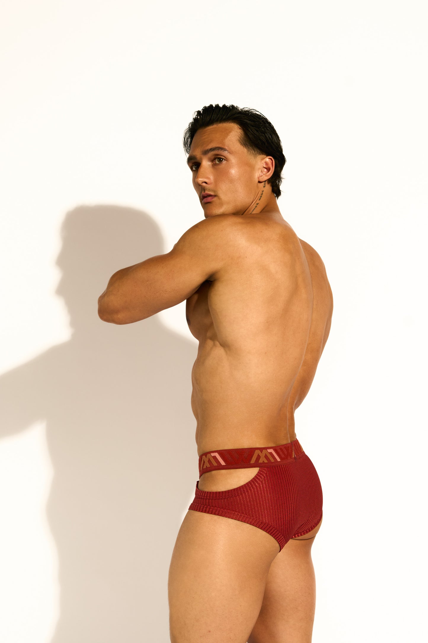 SIGNATURE EXCLUSIVE REVEALING BRIEF - BURGUNDY