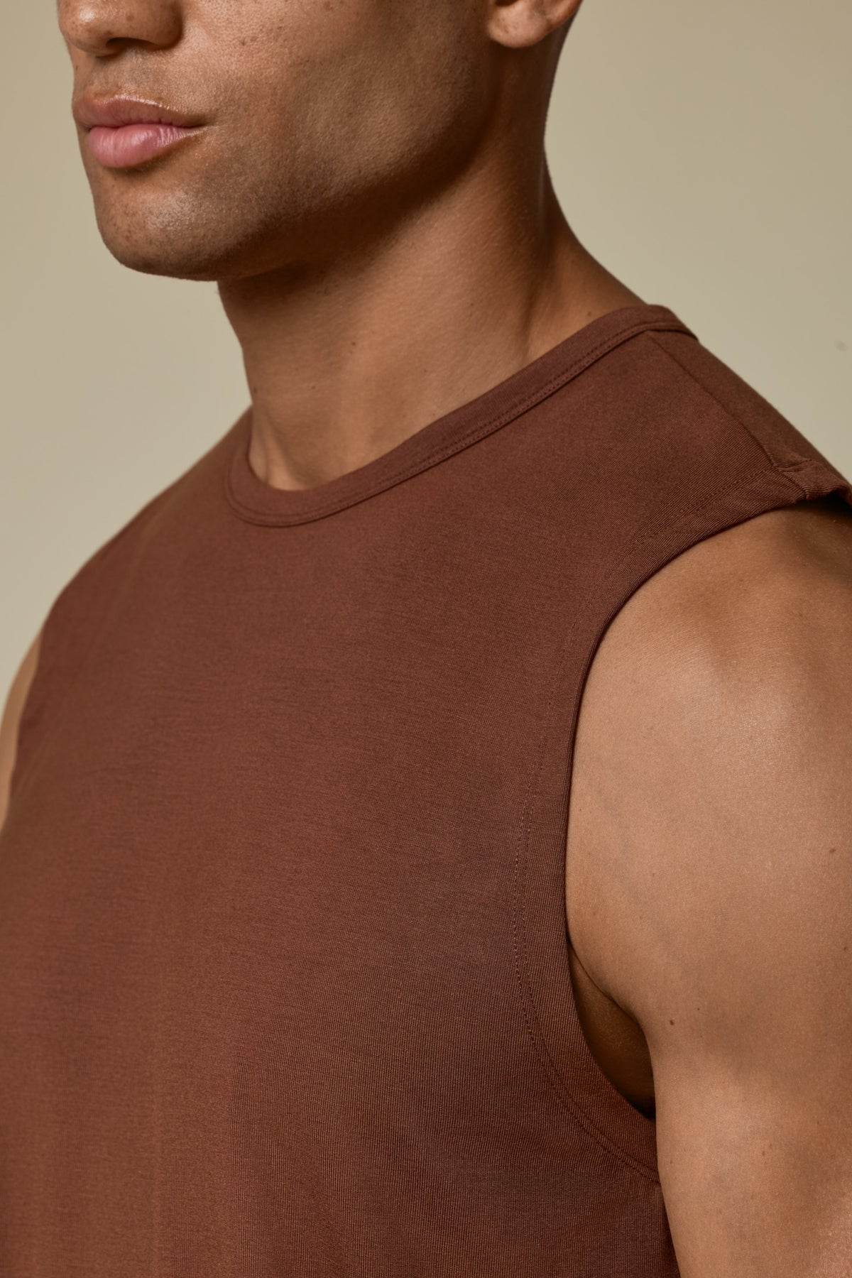 SECOND SKIN NO-SLEEVE SHIRT - CAPPUCCINO