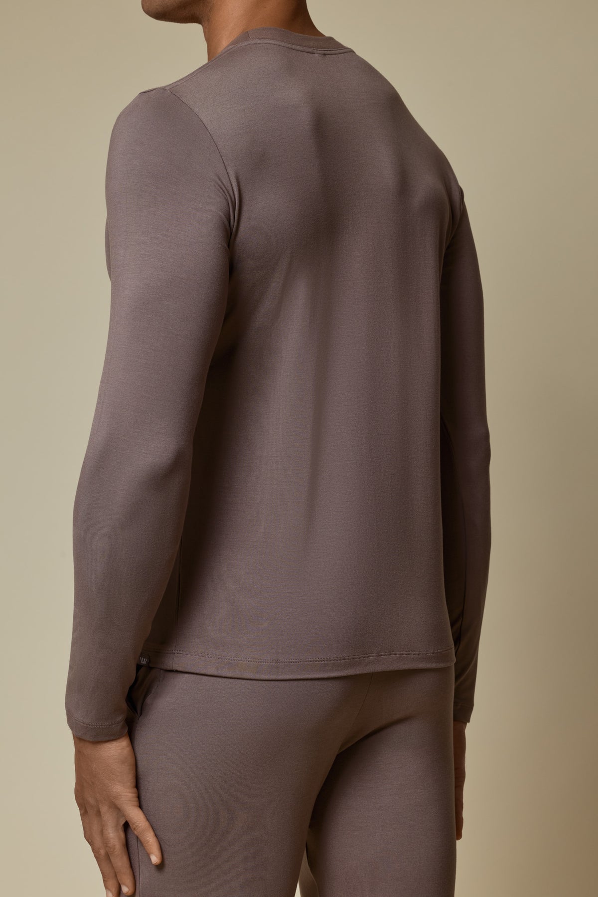 SECOND SKIN LONG SLEEVE TEE - DEEP TAUPE