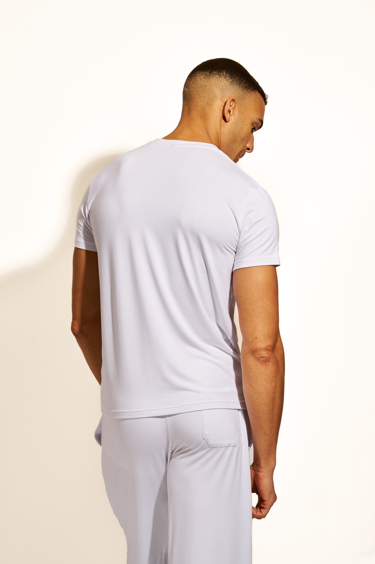 PREMIUM LOUNGEWEAR T-SHIRT - WHITE