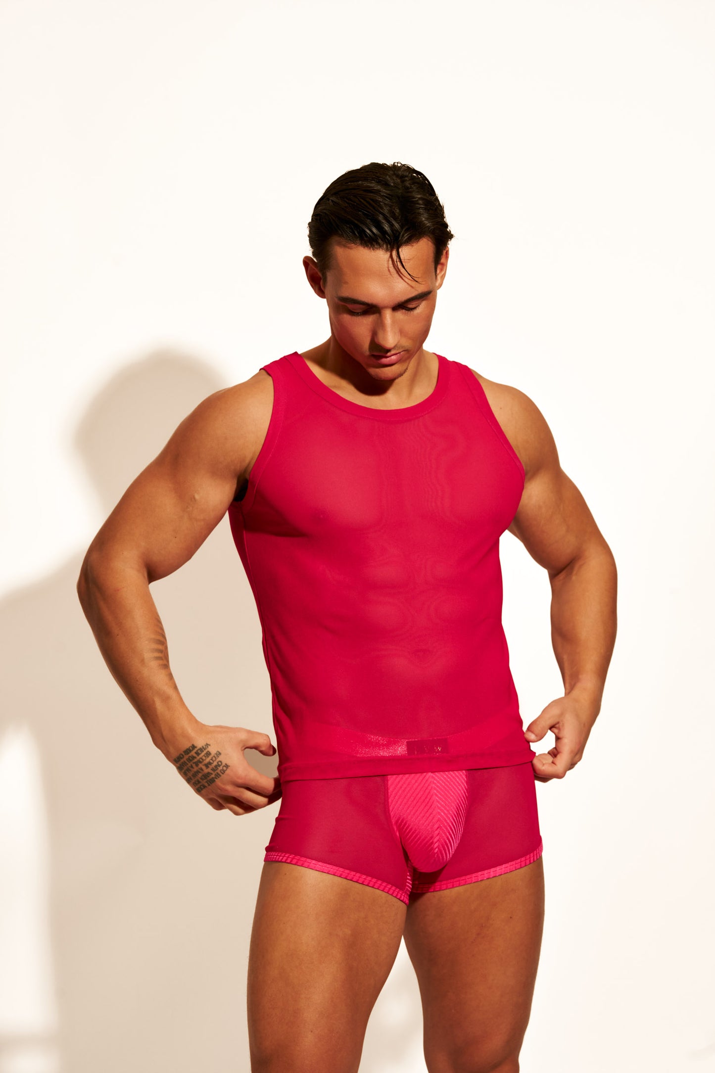 ALLURING MESH TANK TOP - HOT PINK