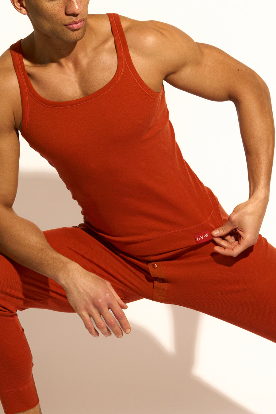 ESSENTIAL TANK TOP MODERN FIT - CINNAMON