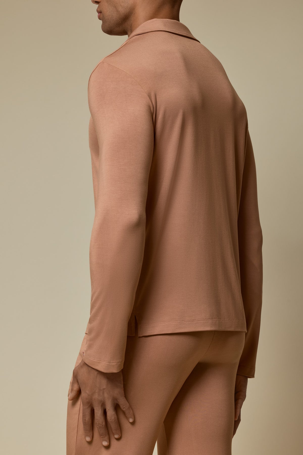 SECOND SKIN V-NECK LONG SLEEVE - MOCHA