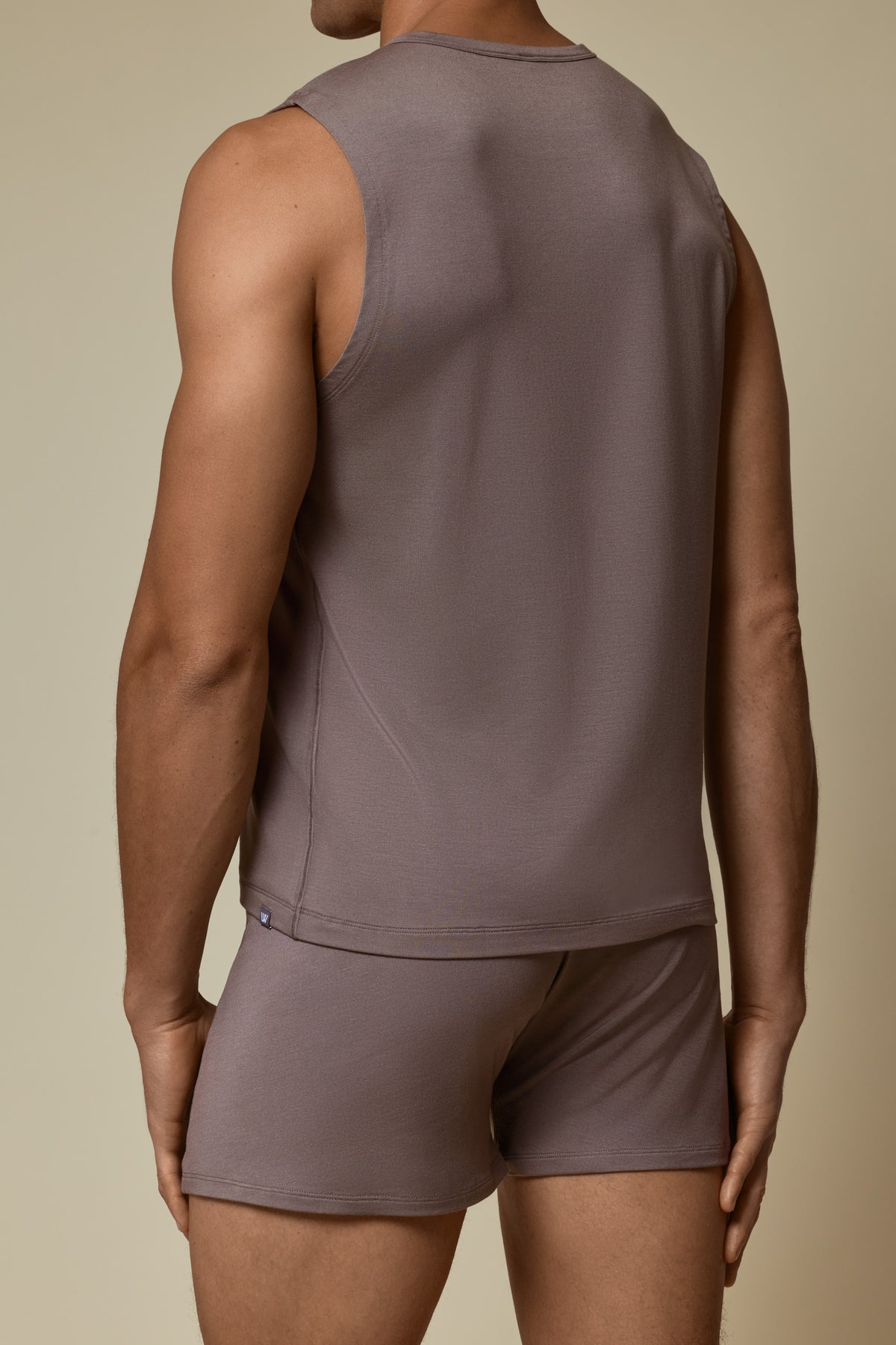 SECOND SKIN NO-SLEEVE SHIRT - DEEP TAUPE