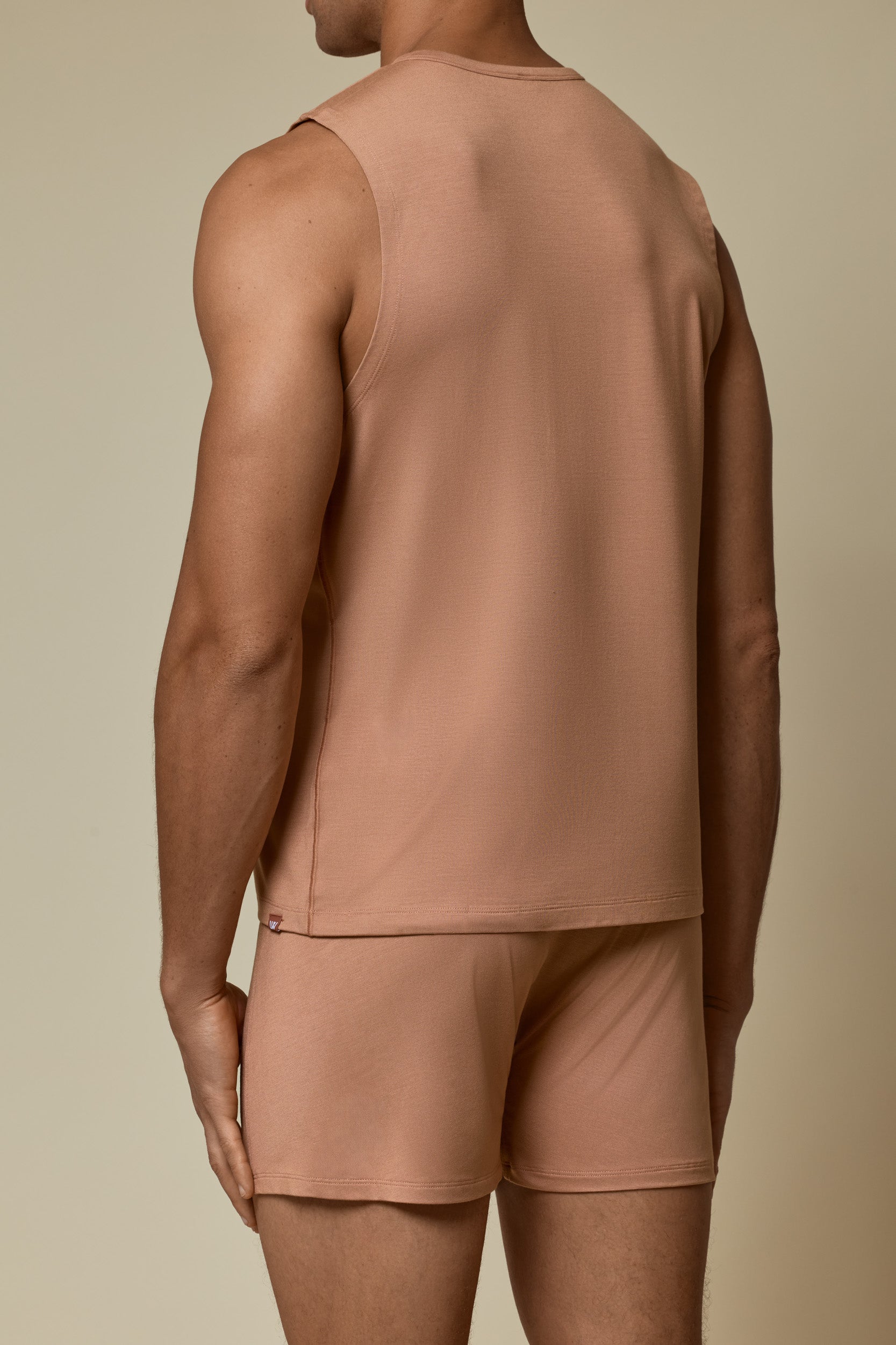 SECOND SKIN NO-SLEEVE SHIRT - MOCHA