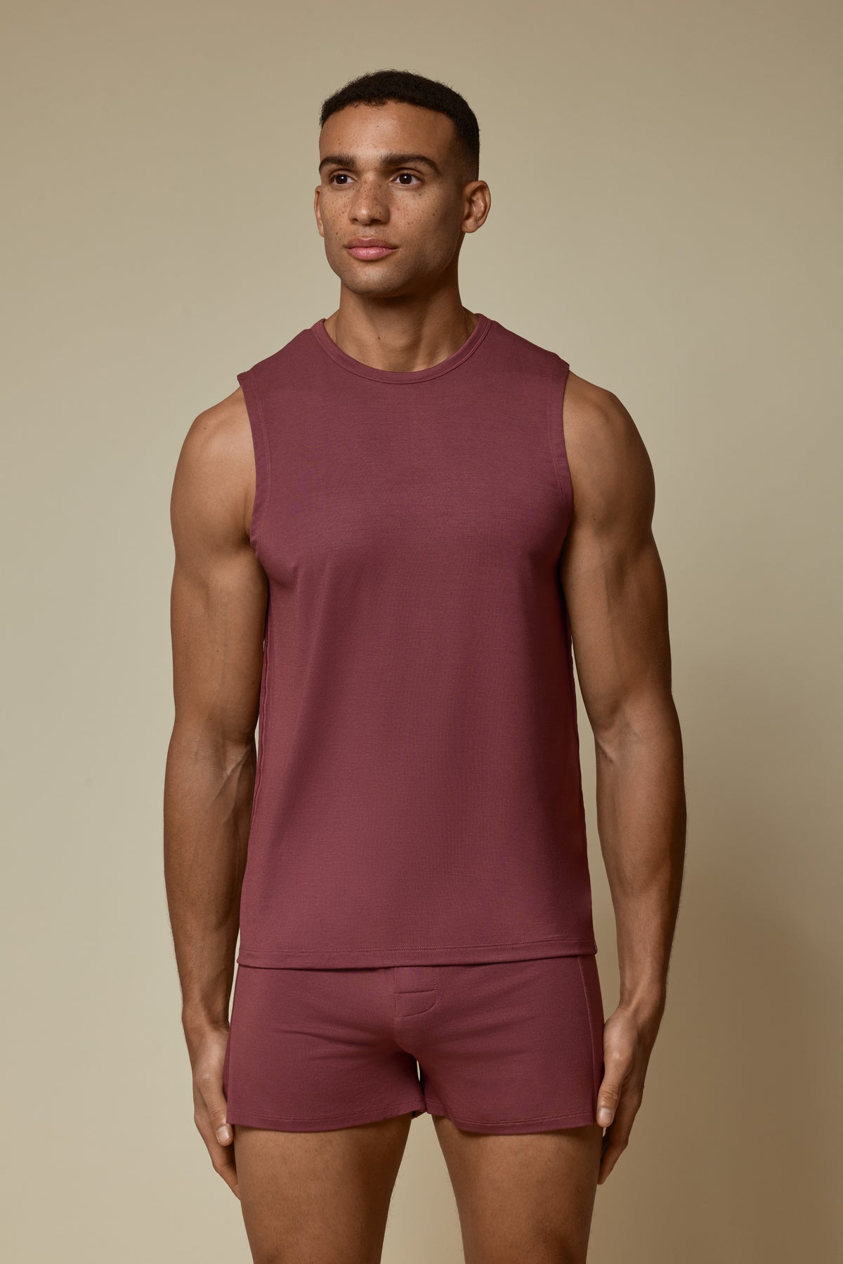 SECOND SKIN NO-SLEEVE SHIRT - HOT CHOCOLATE