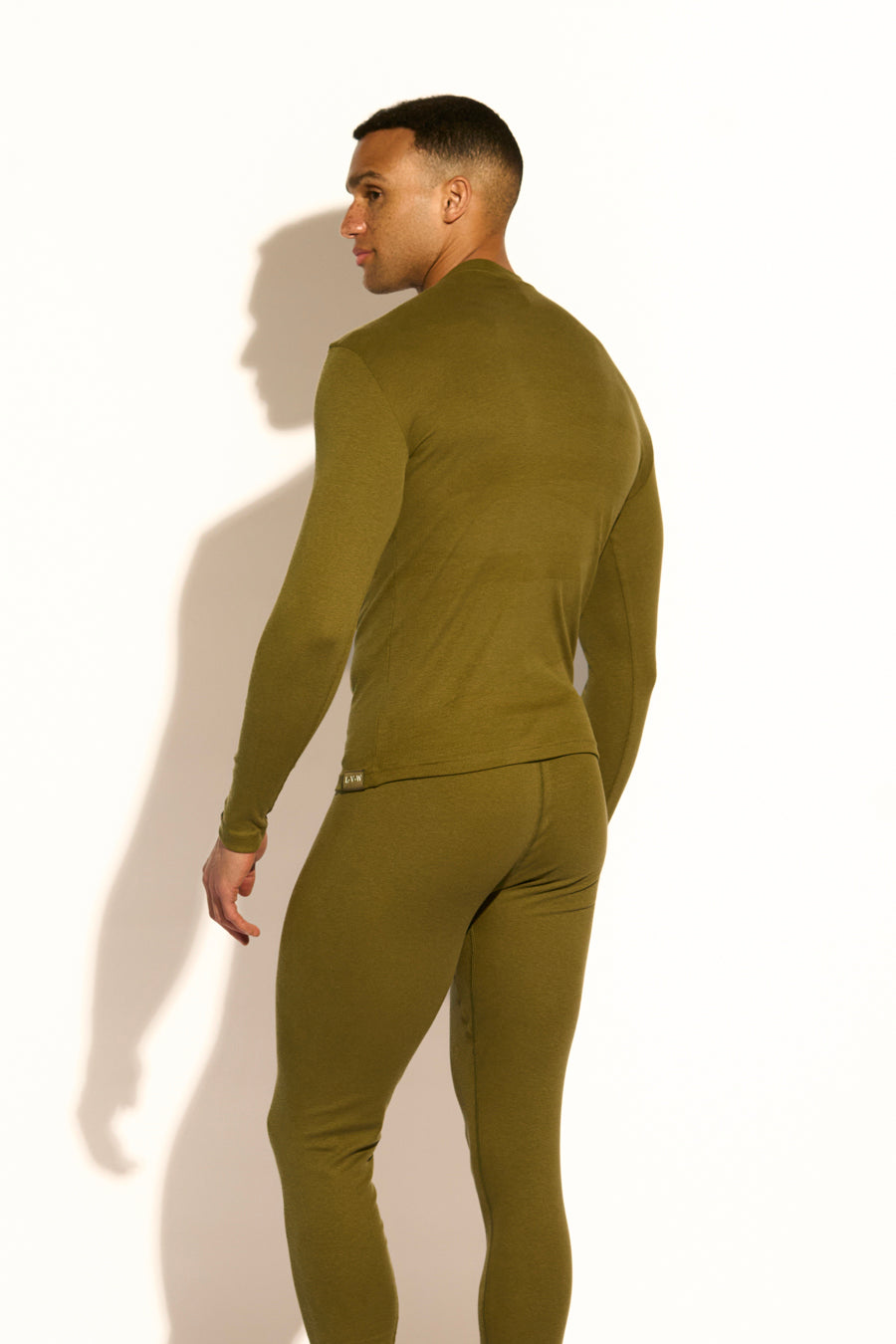 ESSENTIAL LONG SLEEVE TEE - OLIVE