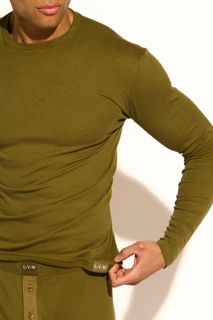 ESSENTIAL LONG SLEEVE TEE - OLIVE