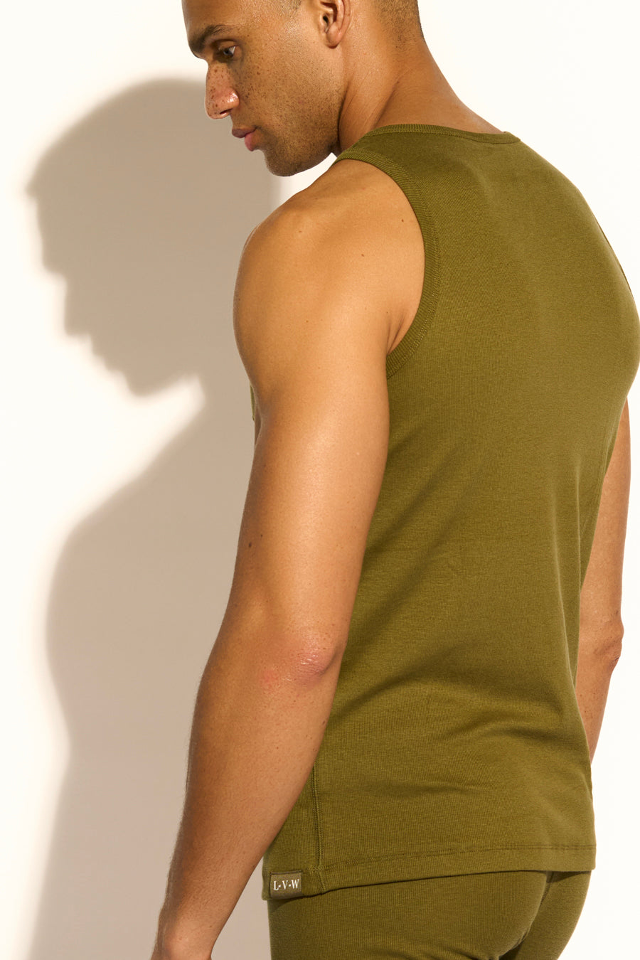 ESSENTIAL TANK TOP REGULAR FIT - OLIVE