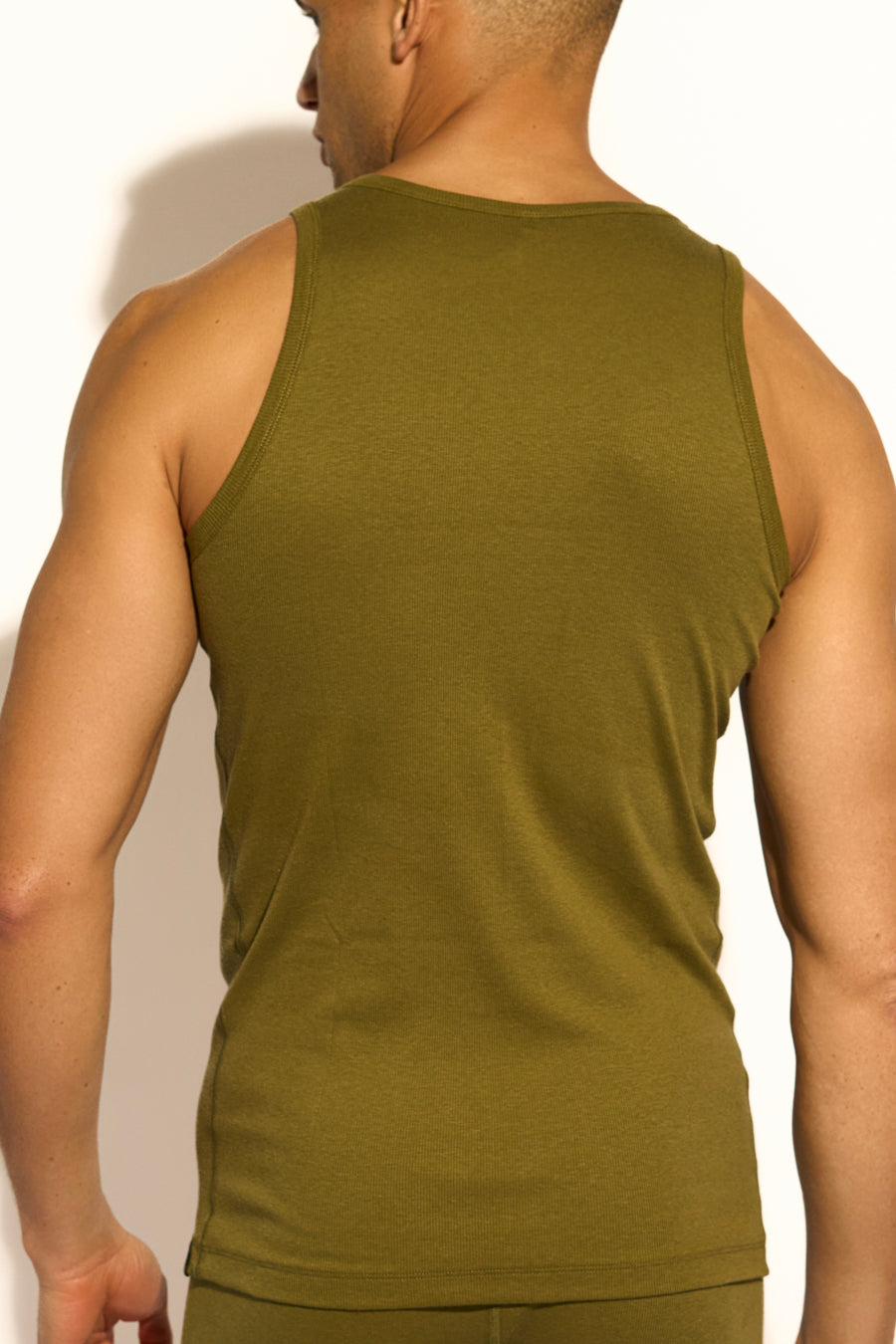 ESSENTIAL TANK TOP REGULAR FIT - OLIVE