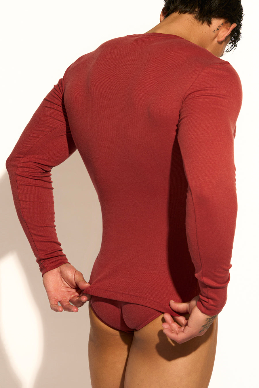 ESSENTIAL LONG SLEEVE TEE - BRANDY SNIFTER