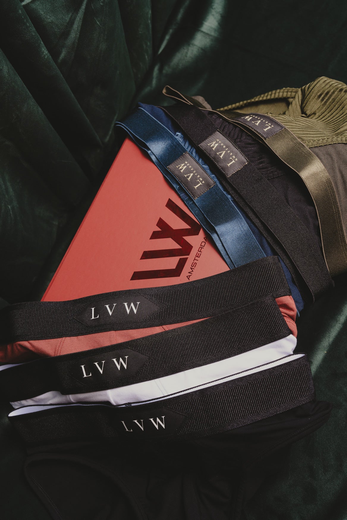 THE HOLIDAY BRIEFS (6-PACK)