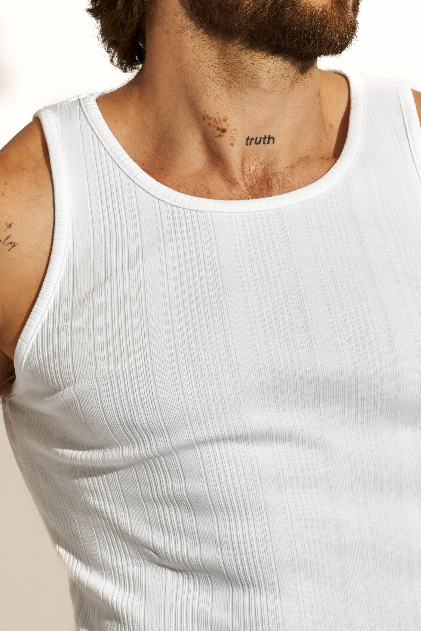 ESSENTIAL EXCLUSIVE TANK TOP REGULAR FIT - WHITE