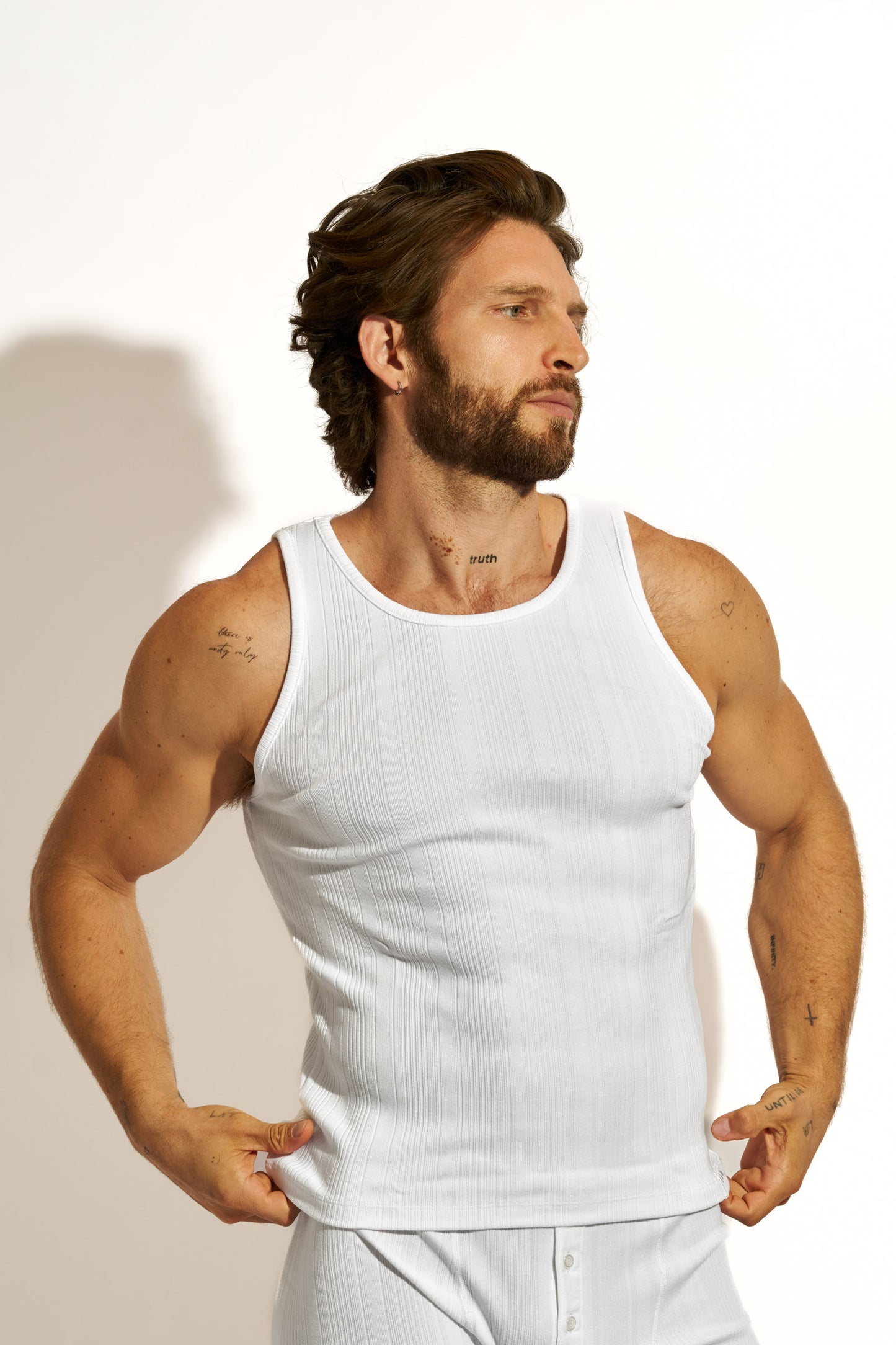 ESSENTIAL EXCLUSIVE TANK TOP REGULAR FIT - WHITE